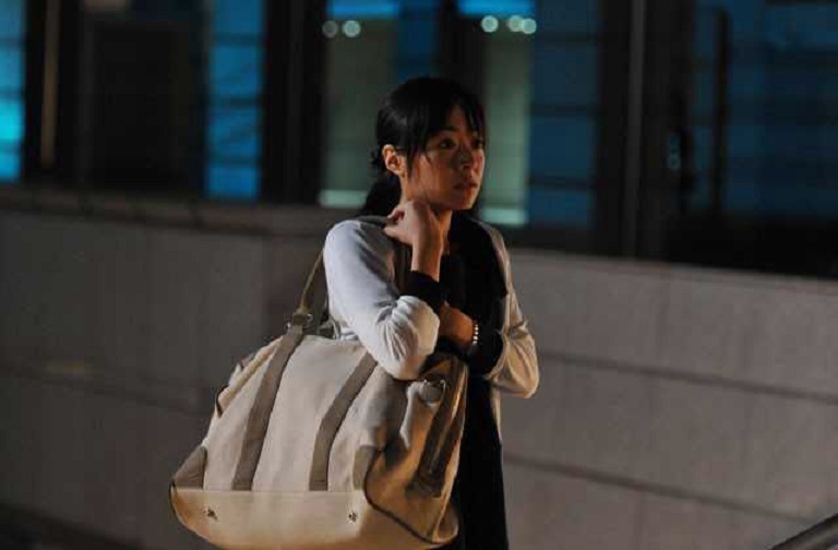 深夜街头独自逃亡的城野美姬